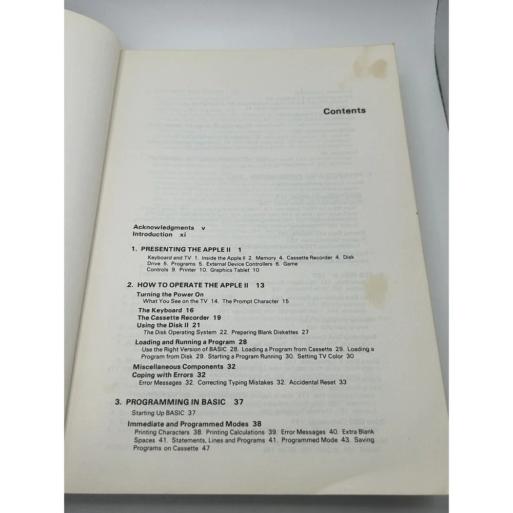 Apple II PC User's Guide Paperback 1981 ISBN 0931988462 Lon Poole Steve Textbook